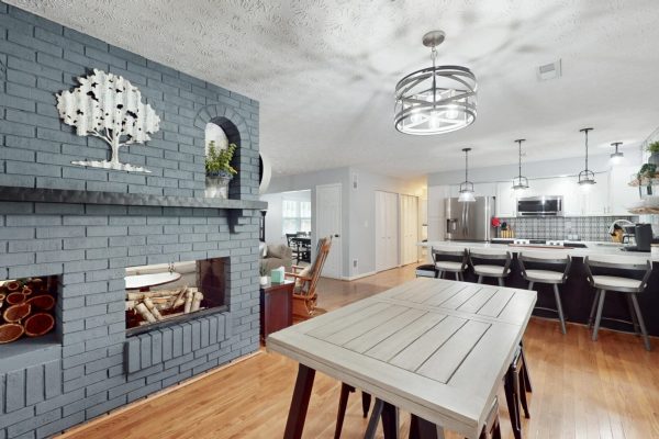Dine in Kitchen