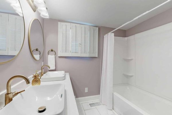 1st Floor Bathroom