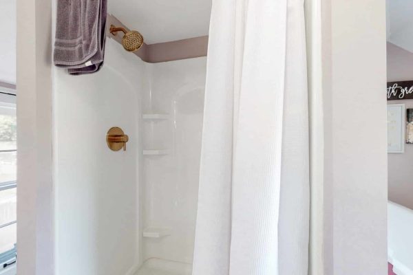 2nd Floor Master Bathroom 1